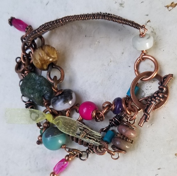 Handmade copper and beaded bracelet - Picture 5 of 7